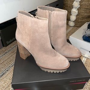 Vince Camuto booties Size 9